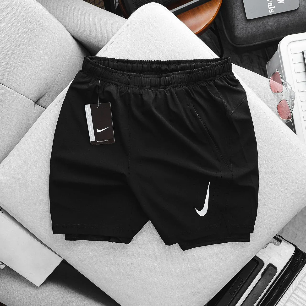 NIKE TRAINING SHORTS :TWO LAYER