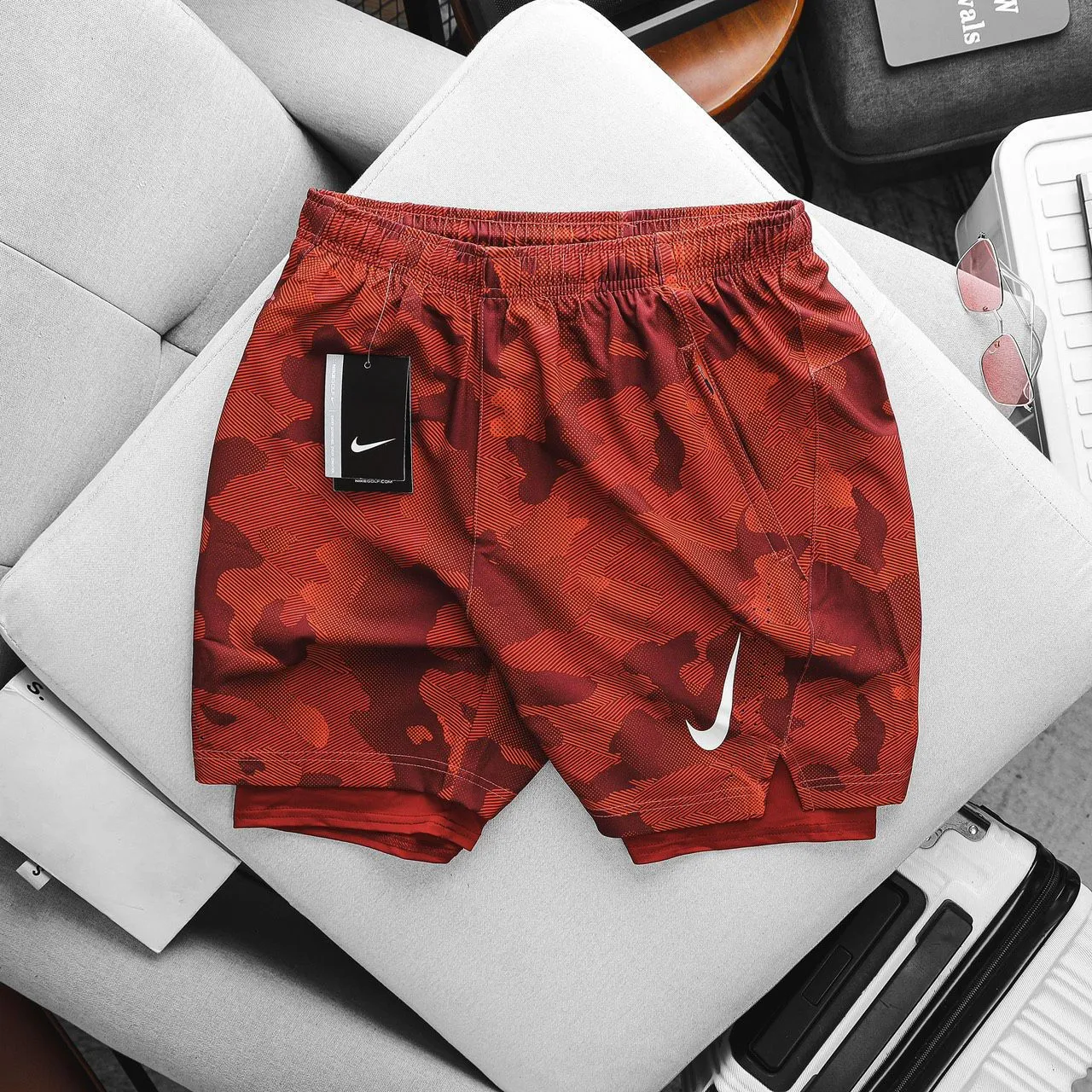 NIKE TRAINING SHORTS :TWO LAYER