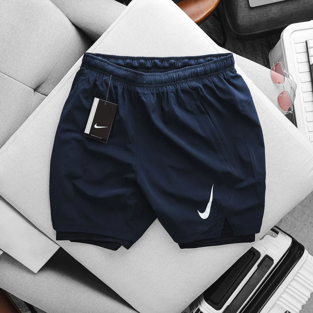 NIKE TRAINING SHORTS :TWO LAYER