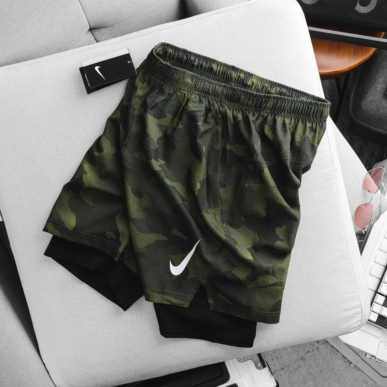 NIKE TRAINING SHORTS :TWO LAYER