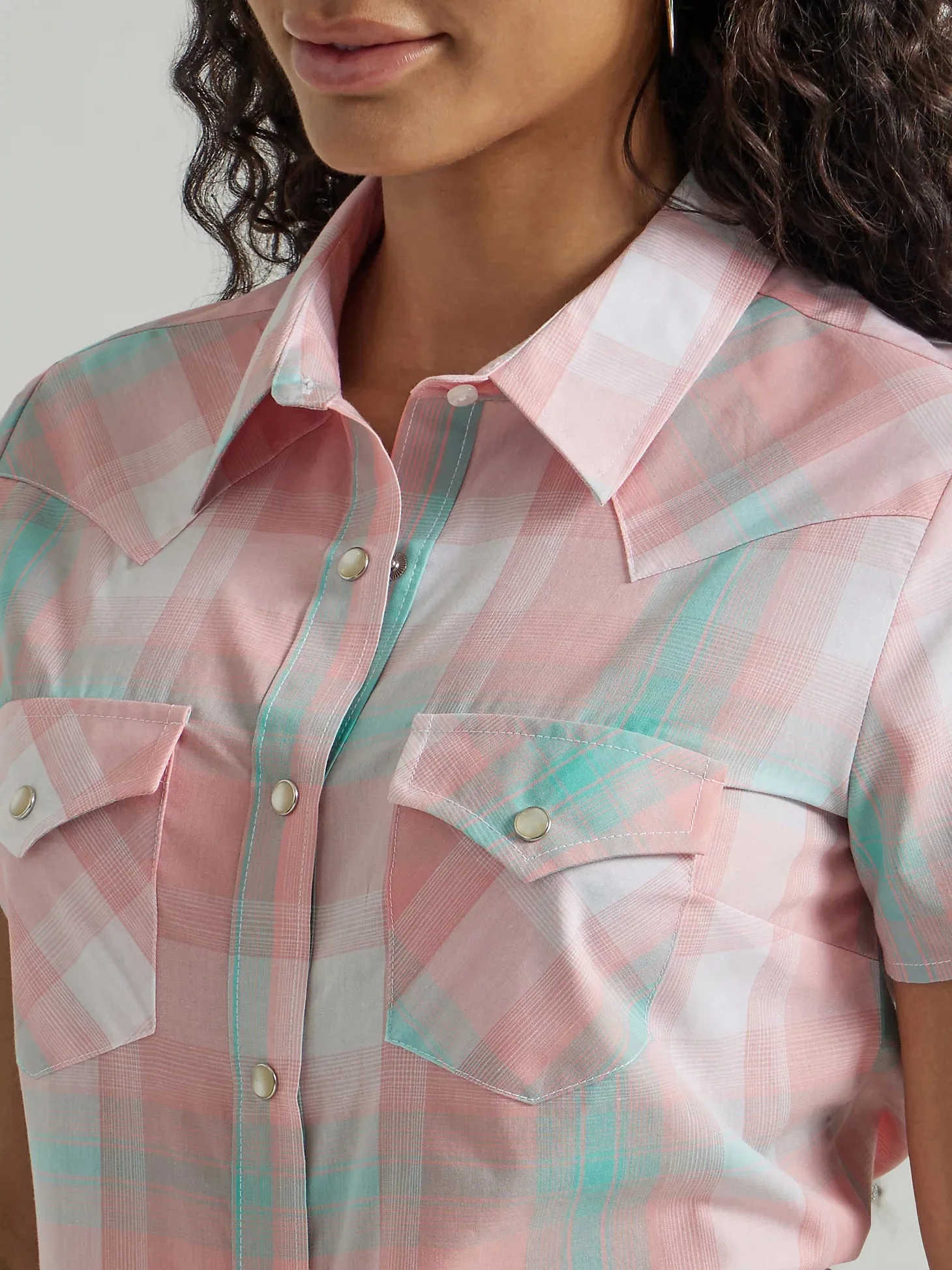 Women's Wrangler Plaid Short Sleeve Snap Shirt